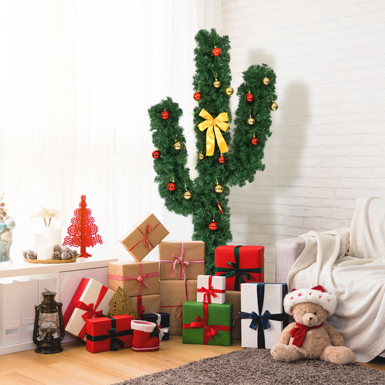 Your Best Guide on How to Decorate a Christmas Tree With Colored Lights